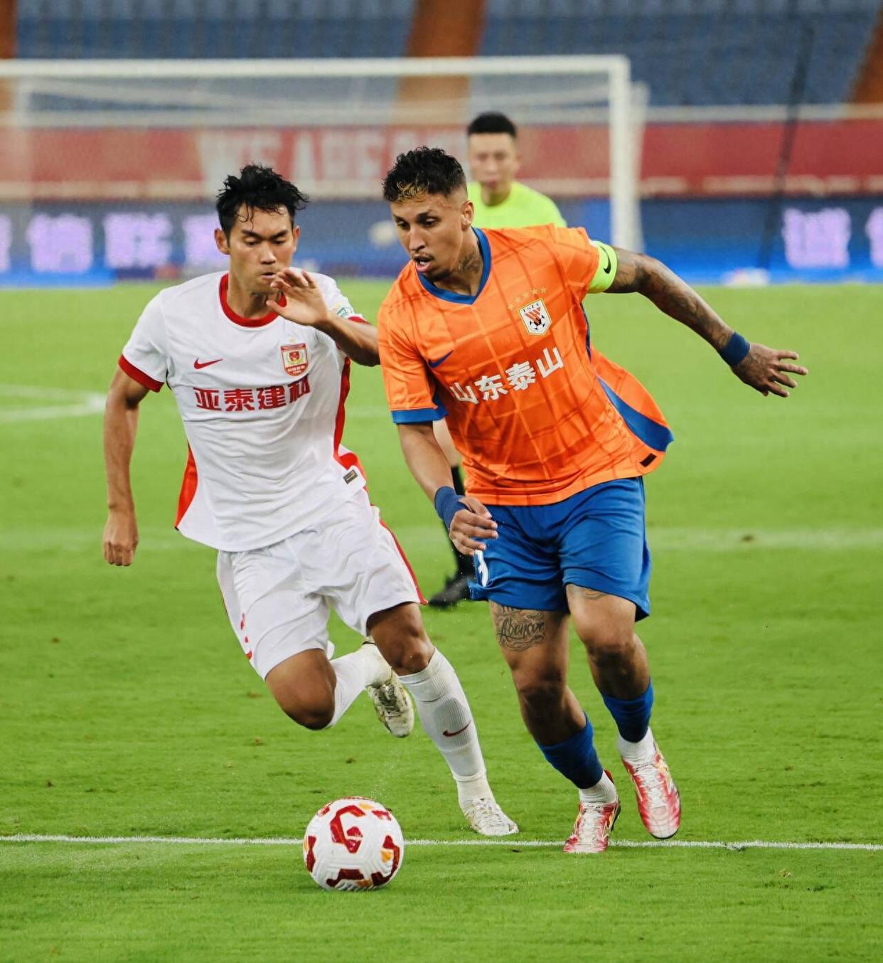 包含今晚山东泰山调整名单以备中超赛后山东男篮调整名单以备荷甲，赛后阿森纳调整名单以备意大利杯瞬间刷屏的词条